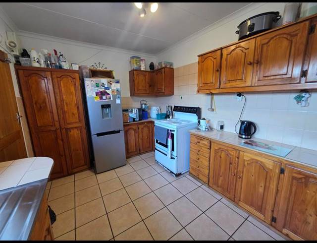 3 BEDROOM HOUSE FOR SALE IN VAN DYK PARK